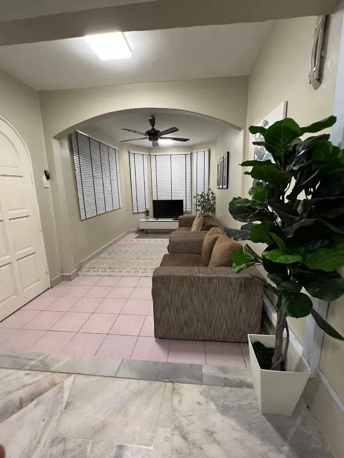 Rumah Mawar By Impian Homestay Klia-Salak Tinggi-Nilai Sepang Malesia