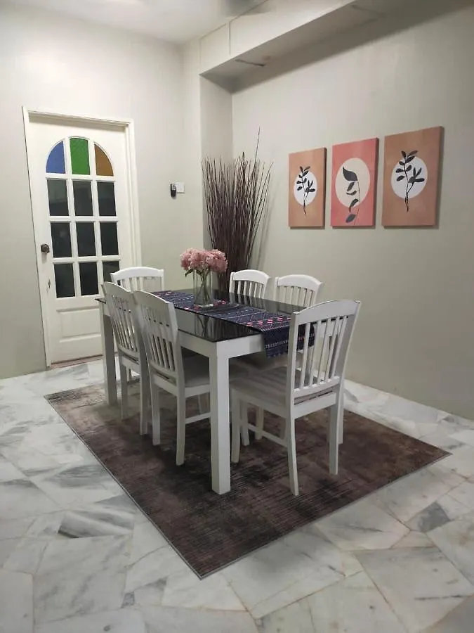 Casa vacanze Rumah Mawar By Impian Homestay Klia-Salak Tinggi-Nilai Sepang